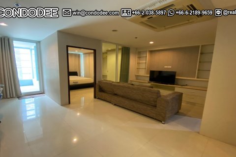 Condo in Watthana, Bangkok, Thailand, 2 bedrooms  № 201166 - photo 2