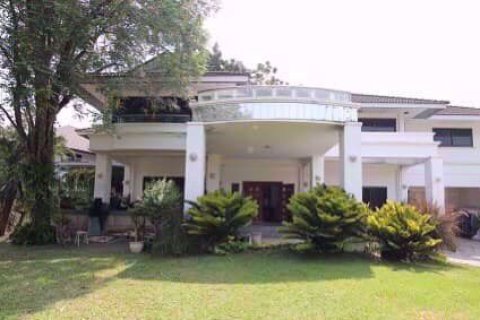 Casa de 4 dormitorios en Thawi Watthana, Bangkok, Tailandia № 54621