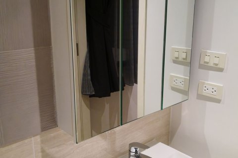 Estudio en el condominio en Watthana, Bangkok, Tailandia № 142817 - foto 8