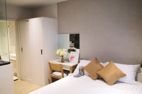 Estudio en el condominio en Watthana, Bangkok, Tailandia № 142817 - foto 3