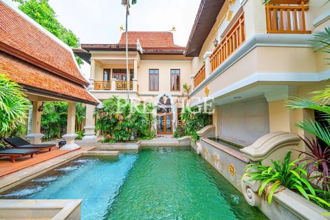 Casa de 3 dormitorios en Pattaya, Tailandia № 197905