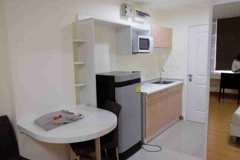 Condominio de 1 dormitorio en Bangkok, Tailandia № 208723 - foto 6