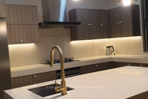 Chalet de 5 dormitorios en Phuket, Tailandia № 179711 - foto 14