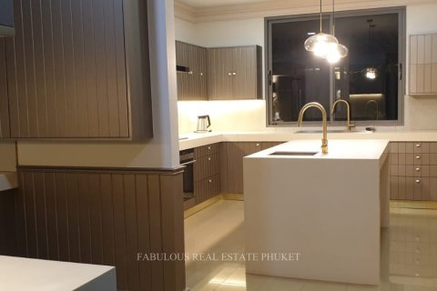 Chalet de 5 dormitorios en Phuket, Tailandia № 179711 - foto 19