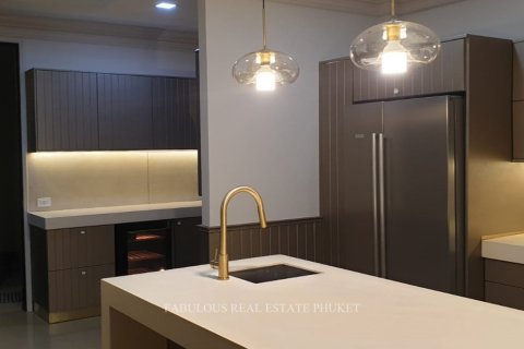 Chalet de 5 dormitorios en Phuket, Tailandia № 179711 - foto 16