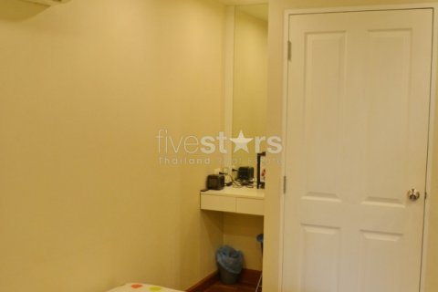 Condo in Bangkok, Thailand, 2 bedrooms № 67203 - photo 8