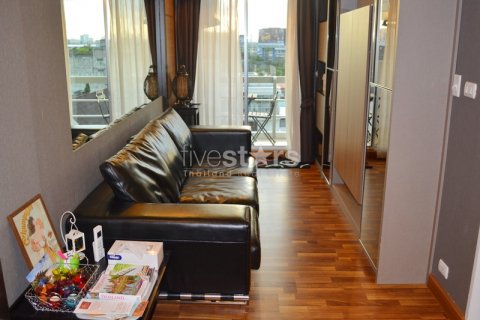 Condo in Bangkok, Thailand, 2 bedrooms № 67203 - photo 5