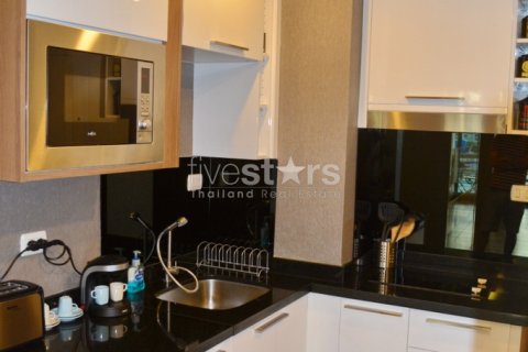 Condo in Bangkok, Thailand, 2 bedrooms № 67203 - photo 6