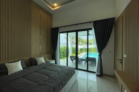 Chalet de 3 dormitorios en Hua Hin, Tailandia № 169945 - foto 2