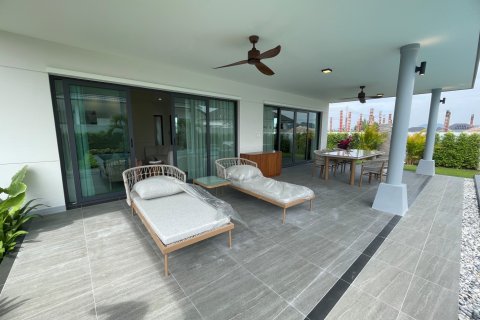 Chalet de 3 dormitorios en Hua Hin, Tailandia № 169947 - foto 12