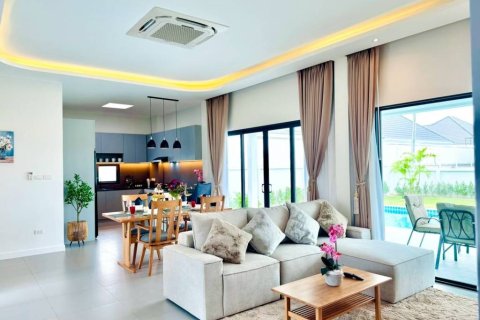 Chalet de 3 dormitorios en Cha-am, Tailandia № 155788 - foto 6