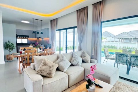 Chalet de 3 dormitorios en Cha-am, Tailandia № 155788 - foto 8