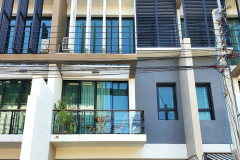 Townhouse in Khlong Toei, Bangkok, Thailand 3 bedrooms № 158285