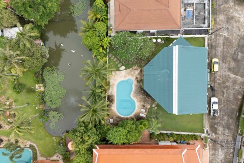Casa de 4 dormitorios en Phuket, Tailandia № 170812 - foto 15