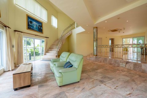 Casa de 4 dormitorios en Phuket, Tailandia № 170812 - foto 5