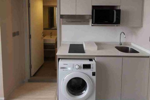 Condominio de 2 dormitorios en Thonburi, Bangkok, Tailandia № 183645 - foto 5