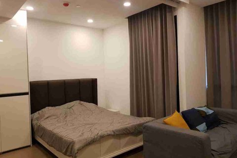 Condominio de 1 dormitorio en Thonburi, Bangkok, Tailandia № 183647 - foto 8