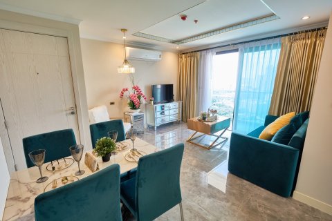 Condominio de 2 dormitorios en Jomtien Beach, Pattaya, Tailandia № 165621 - foto 2