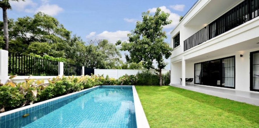 Chalet de 3 dormitorios en Pattaya, Tailandia № 203507
