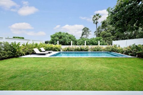 Chalet de 3 dormitorios en Pattaya, Tailandia № 203507 - foto 10