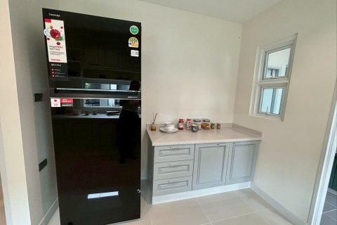Chalet de 4 dormitorios en Pattaya, Tailandia № 203506 - foto 4