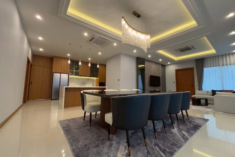 Chalet de 3 dormitorios en Pattaya, Tailandia № 203505 - foto 8