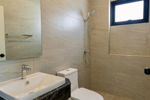 Chalet de 3 dormitorios en Pattaya, Tailandia № 203509 - foto 17