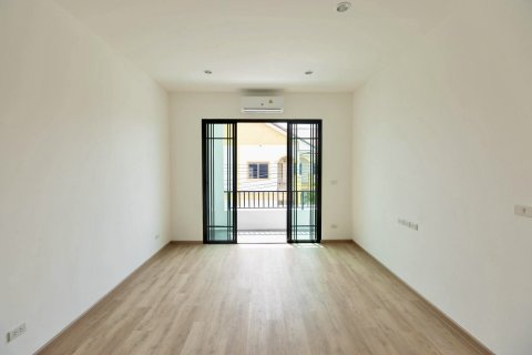 Chalet de 3 dormitorios en Pattaya, Tailandia № 203509 - foto 16