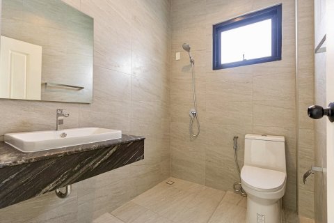 Chalet de 3 dormitorios en Pattaya, Tailandia № 203509 - foto 9