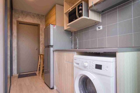 Condominio de 1 dormitorio en Bangkok, Tailandia № 208685 - foto 13