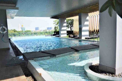 Condominio de 1 dormitorio en Thonburi, Bangkok, Tailandia № 208686 - foto 2