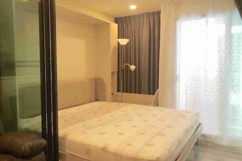 Condominio de 1 dormitorio en Bangkok, Tailandia № 208689 - foto 3