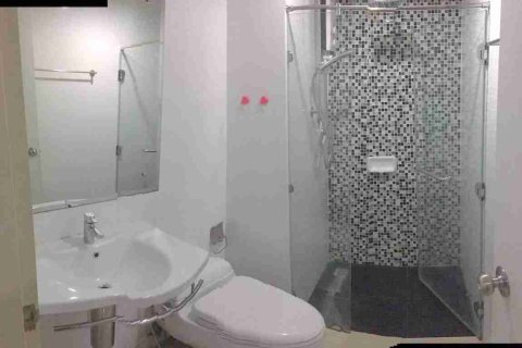 Condominio de 1 dormitorio en Bangkok, Tailandia № 208684 - foto 3