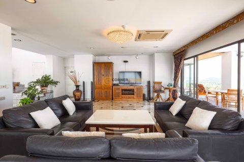 Estudio en el condominio en Chonburi, Tailandia № 134380 - foto 9