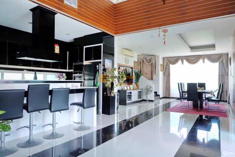 Estudio en Bang Lamung, Tailandia № 134379 - foto 3