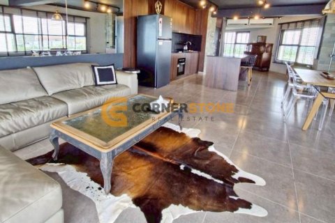 Studio dans le Condo sur Jomtien Beach, Pattaya, Thaïlande  № 134376