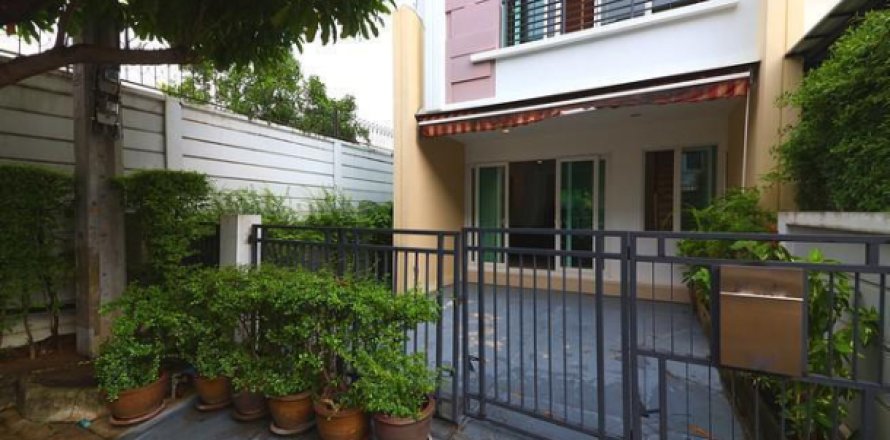 Chalet de 3 dormitorios en Bangkok, Tailandia № 202774