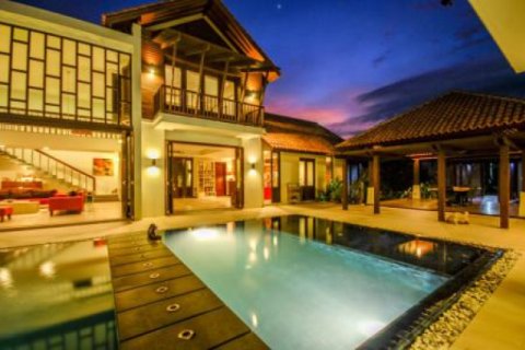 Chalet de 5 dormitorios en Hua Hin, Tailandia № 202778 - foto 3