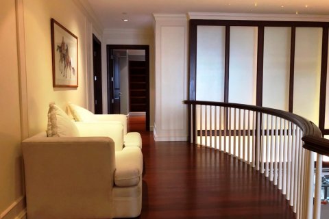 Condominio de 4 dormitorios en Bangkok, Tailandia № 65770 - foto 16