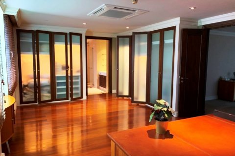 Condominio de 4 dormitorios en Bangkok, Tailandia № 65770 - foto 12