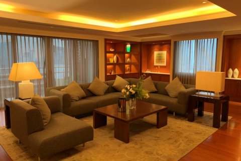 Condominio de 4 dormitorios en Bangkok, Tailandia № 65770 - foto 11