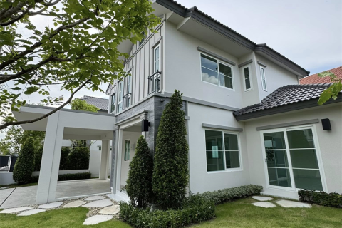 House in Bangkok, Thailand 4 bedrooms № 190321 - photo 5