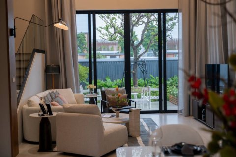 Chalet de 4 dormitorios en Pattaya, Tailandia № 146975 - foto 6