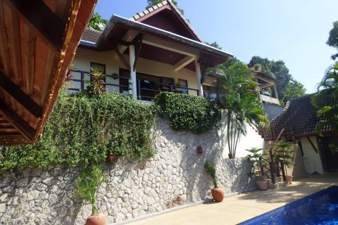 Chalet de 4 dormitorios en Kathu, Tailandia № 167459 - foto 9
