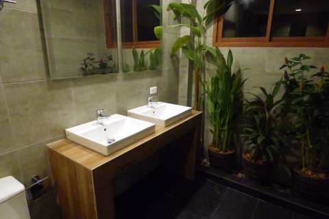 Chalet de 4 dormitorios en Kathu, Tailandia № 167459 - foto 15