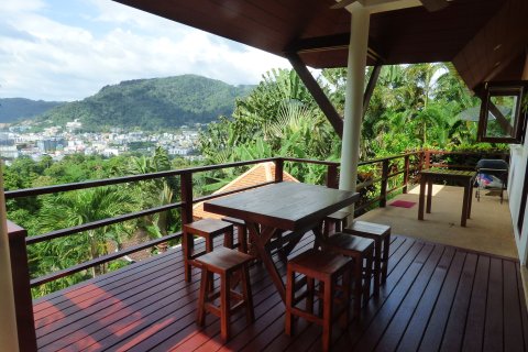 Chalet de 4 dormitorios en Kathu, Tailandia № 167459 - foto 23