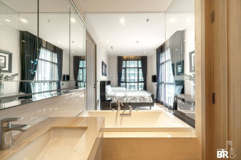 Estudio en el condominio en Watthana, Bangkok, Tailandia № 167462 - foto 4
