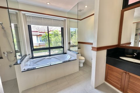 Chalet de 4 dormitorios en Phuket, Tailandia № 167460 - foto 15