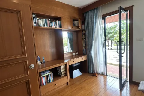 Chalet de 4 dormitorios en Phuket, Tailandia № 167460 - foto 30