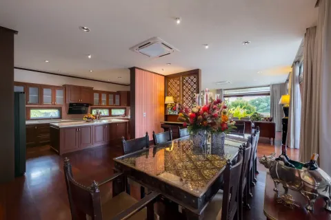 Chalet de 5 dormitorios en Chiang Mai, Tailandia № 162754 - foto 2